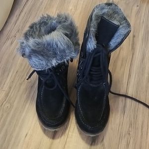 Sketchers Wedge Booties